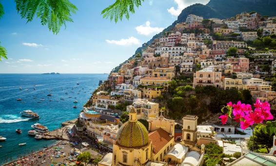 Partenze giornaliere per Capri, Positano e Amalfi dal molo antistante l'hotel
