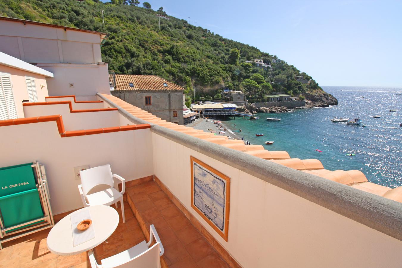 Camera con balcone-4
