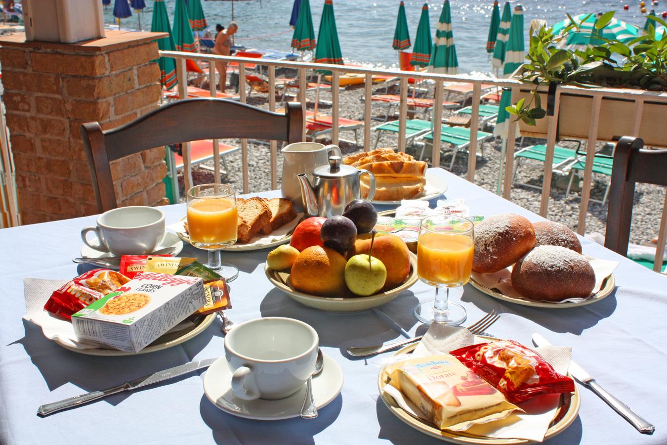 Colazione in riva al mare